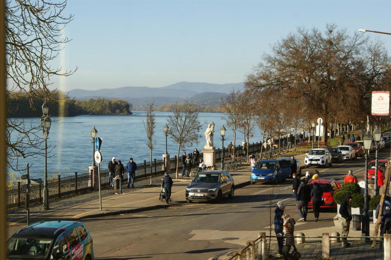 Отель Bellevue Vendeghaz 2 Вац Экстерьер фото